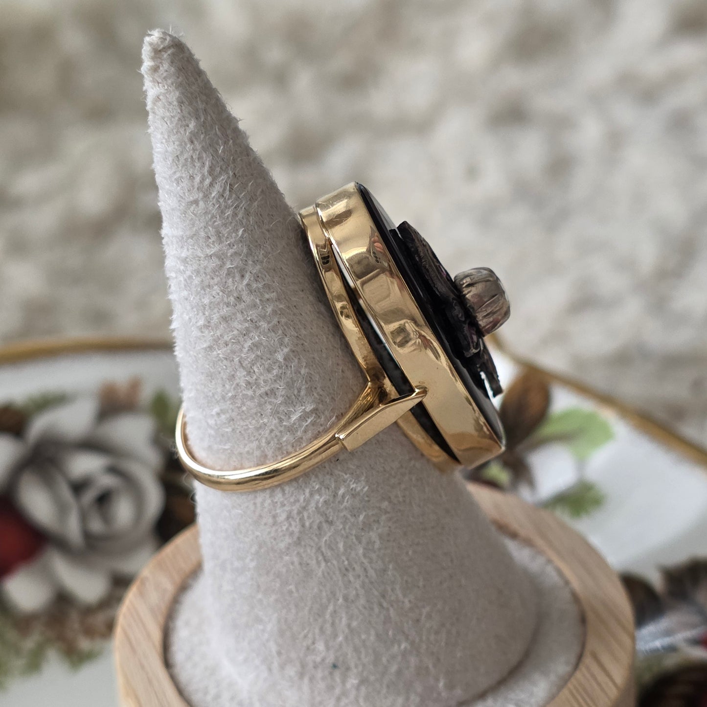 Antieke 14k gouden ring met onyx, robijnen en roosdiamant