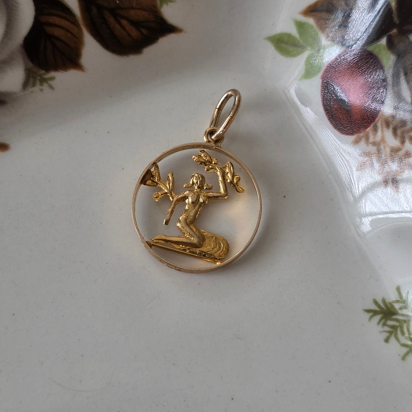 Vintage 14k gouden hanger sterrenbeeld maagd
