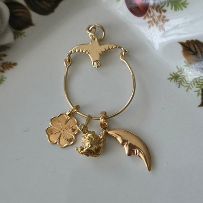 Vintage 18k gold moon pendant