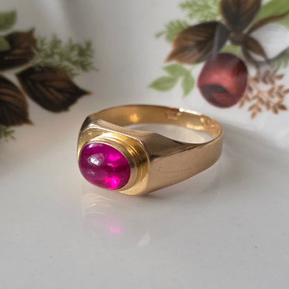 Vintage 18k gouden zegelring met robijn