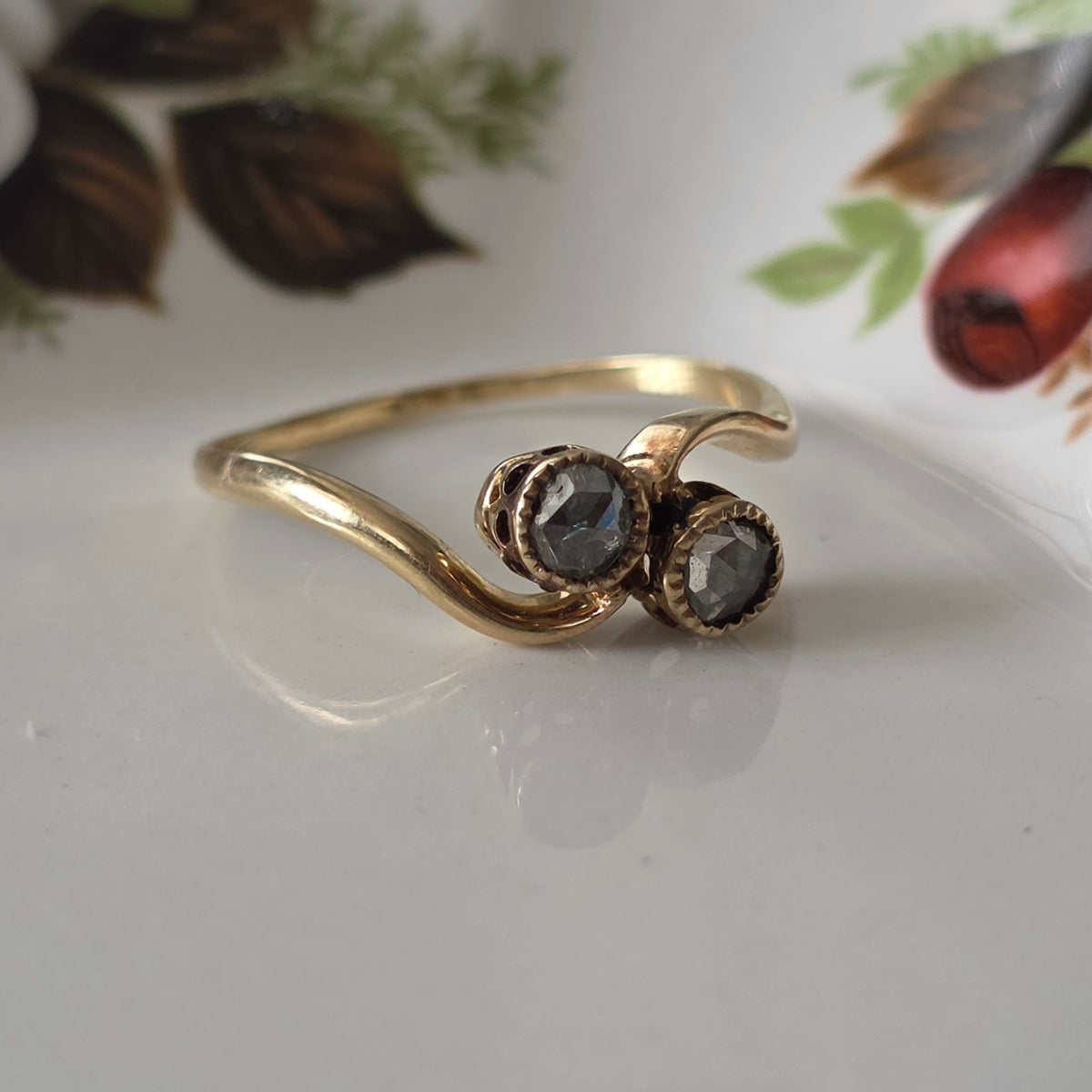 Antieke 14k gouden ring met roosdiamanten