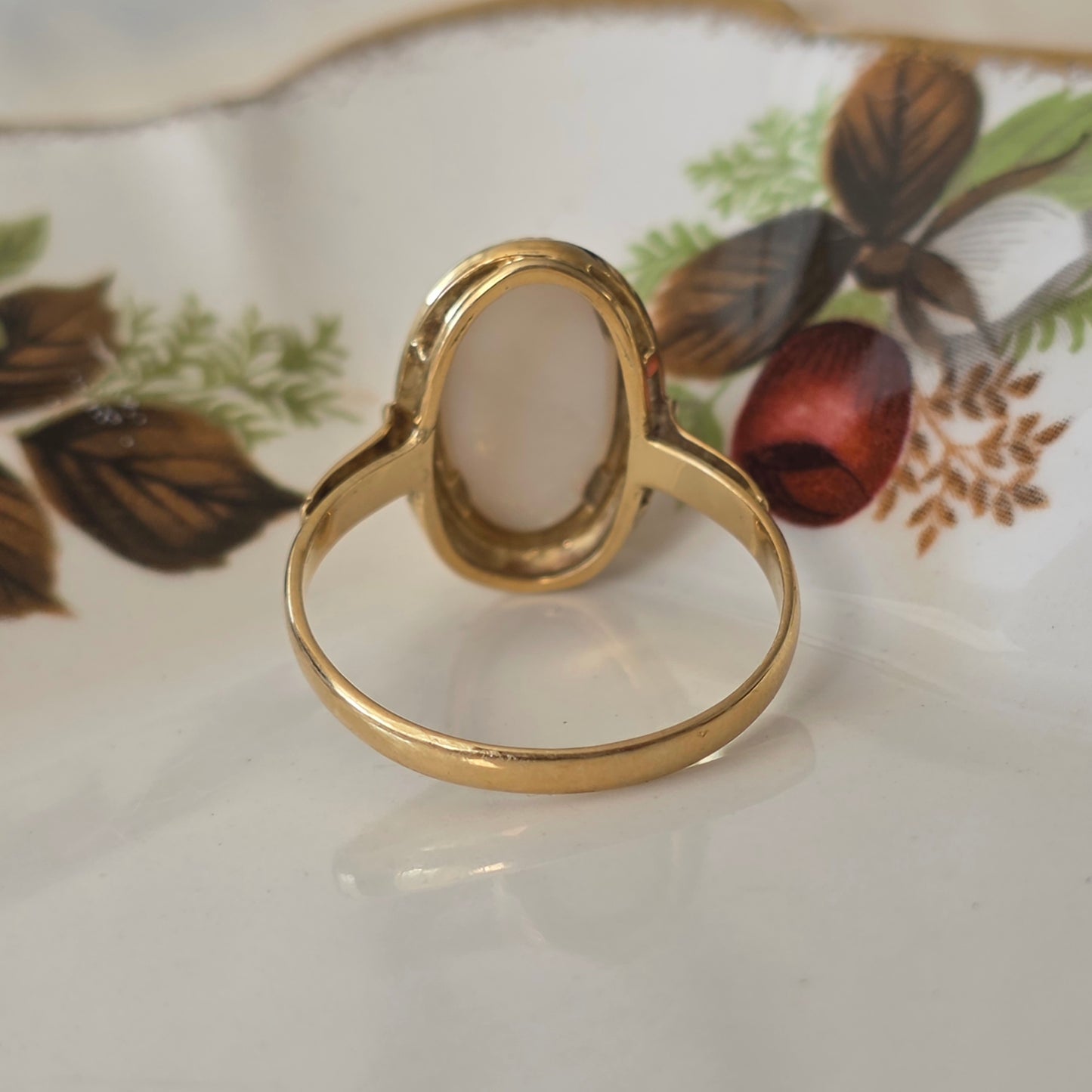 Vintage 14k gouden ring met witte opaal