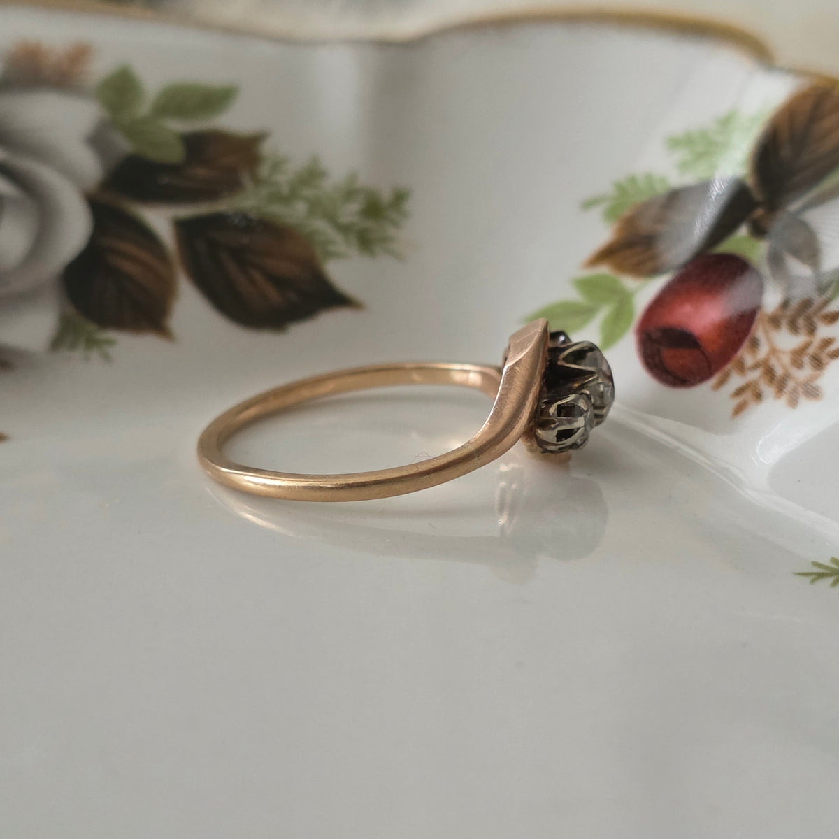 Antique 14k gold ring with 0.36ct diamonds