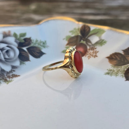 Vintage 14k gouden ring bloedkoraal