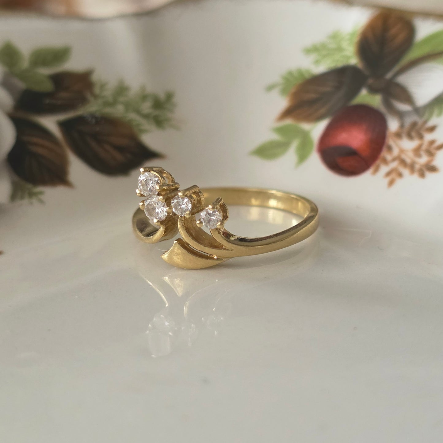 Vintage 14k gold ring with diamond bloom