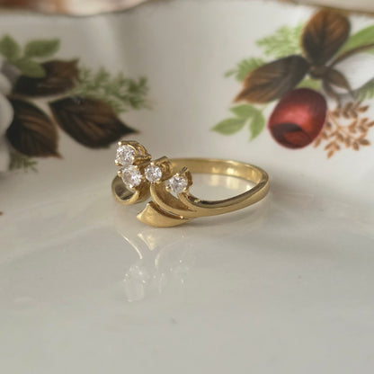 Vintage 14k gold ring with diamond bloom