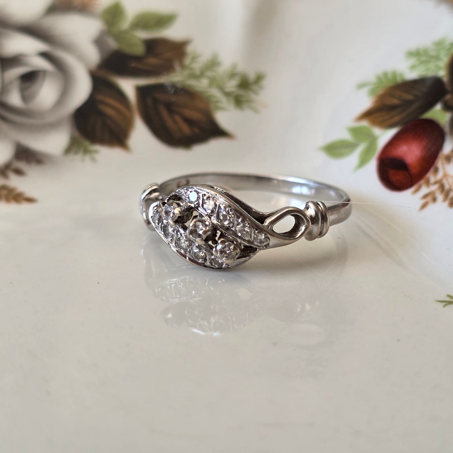 Vintage 14k witgouden ring met 13 diamanten