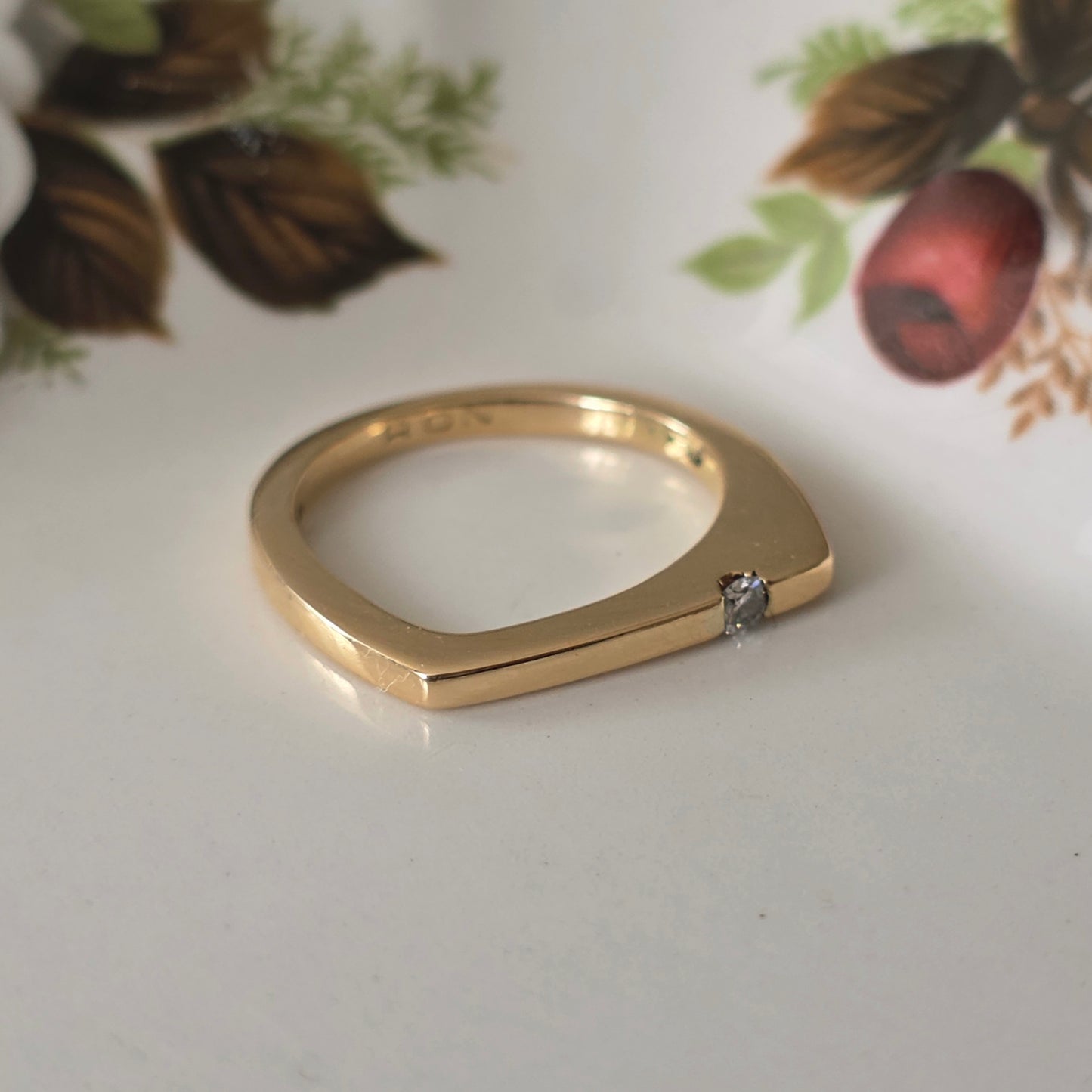 Vintage 14k gouden ring met diamant druppel 0.04ct