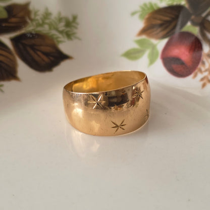 Vintage 18k gold pinky ring with stars