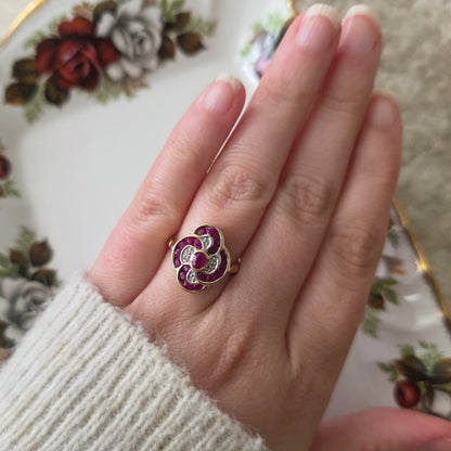 Vintage 14k gold ring with diamonds and ruby