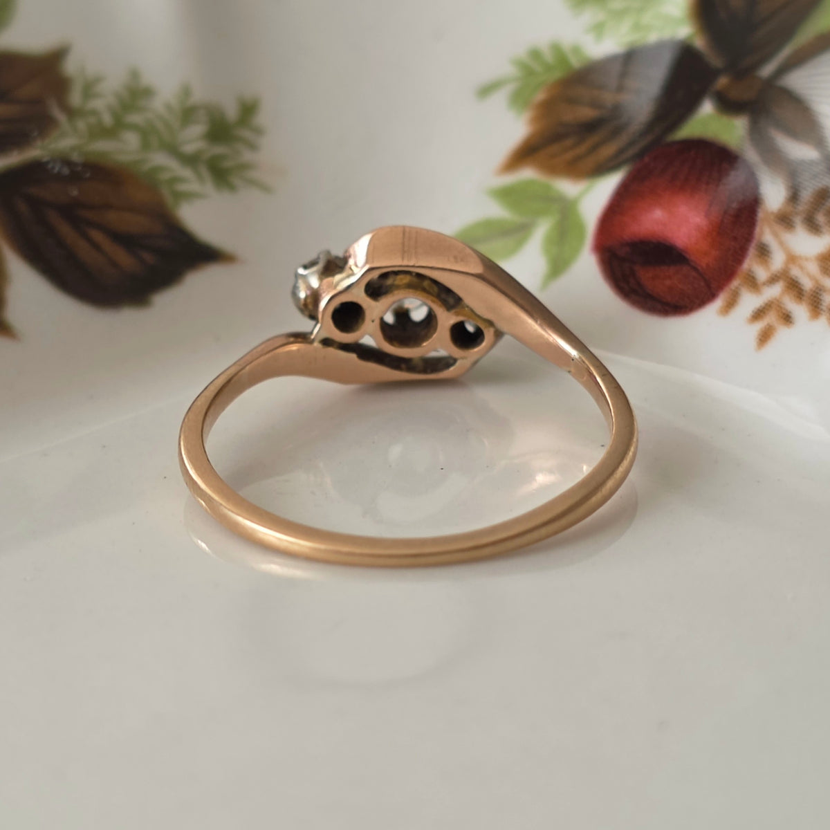 Antique 14k gold ring with 0.36ct diamonds