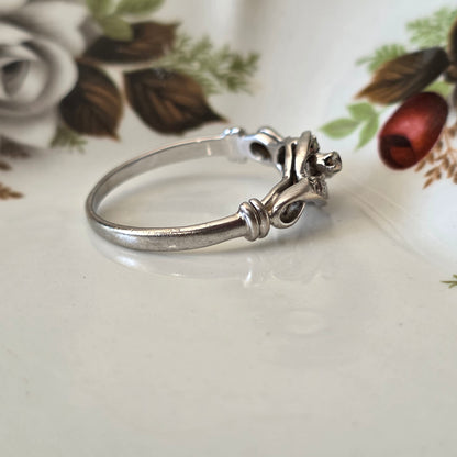 Vintage 14k witgouden ring met 13 diamanten