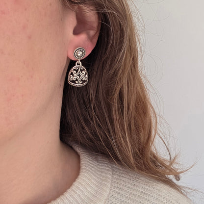 Barse Zilver Oorstekers Scroll Klok