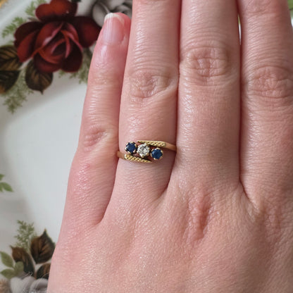 Vintage 18k gold ring with diamond and sapphire