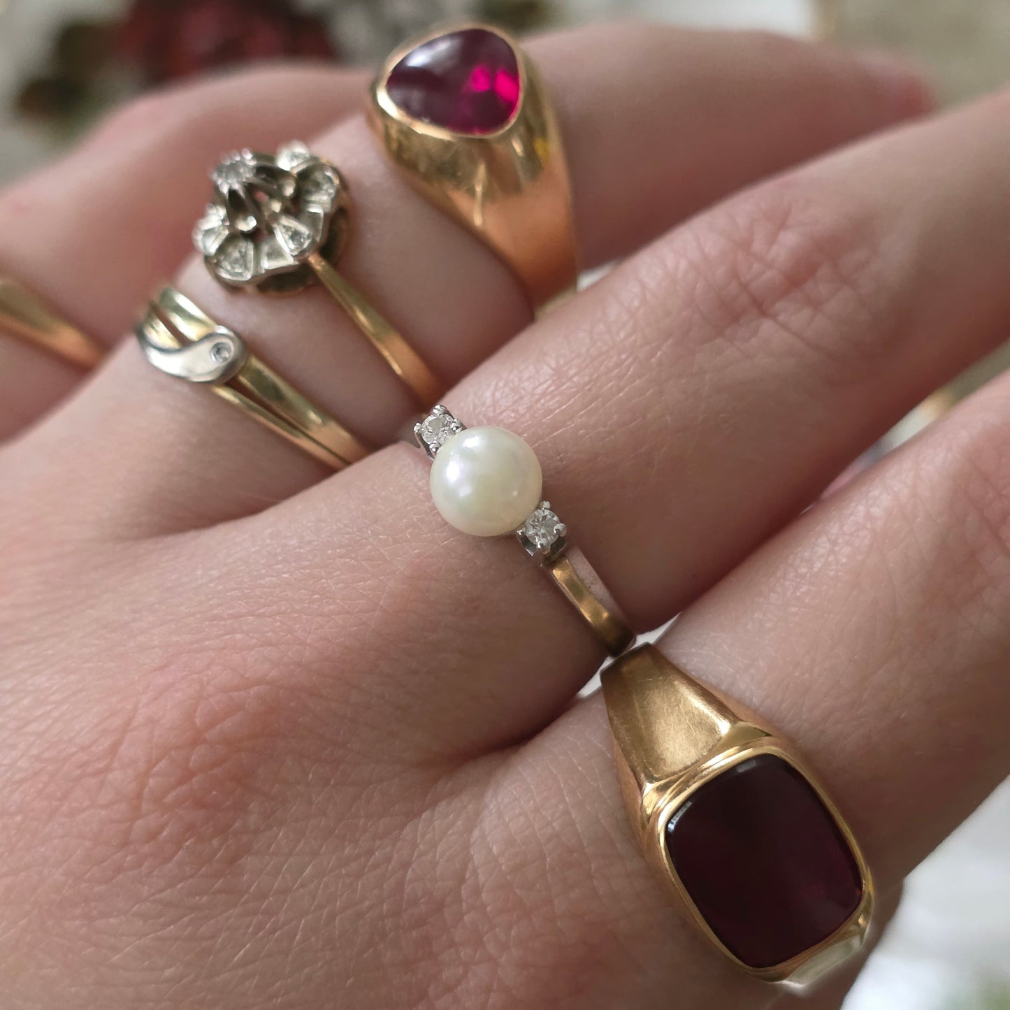 Vintage 18k gouden zegelring met robijn