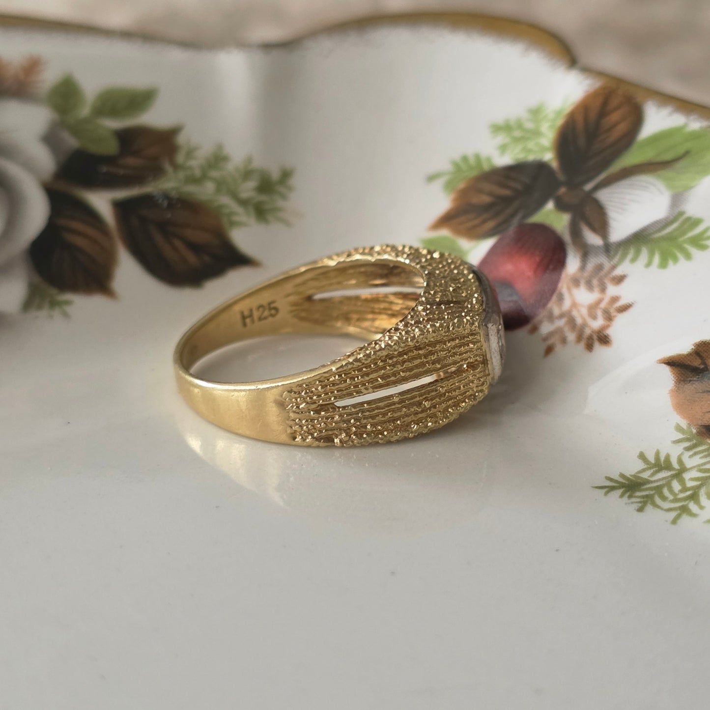 Vintage 14k gouden zegelring met diamant