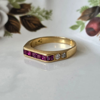 Vintage 18k gouden ring met robijn en diamant