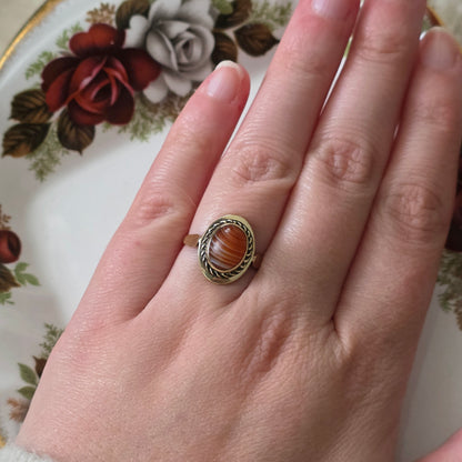 Vintage 8k ring with banded agate