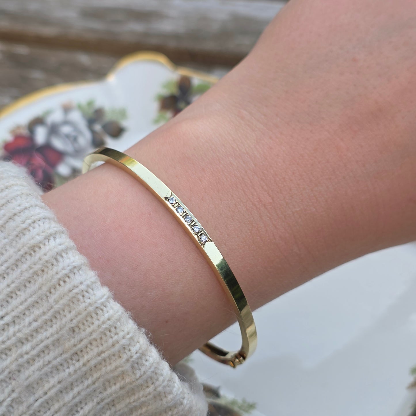 Vintage 14k gouden bangle armband met 5 diamanten