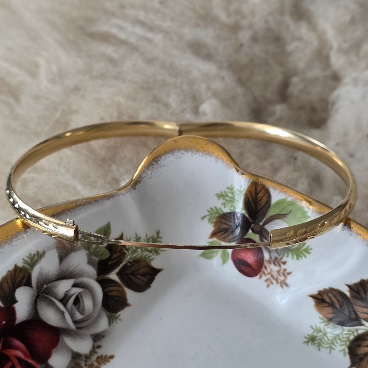 Vintage 18k gouden bangle armband met gravures