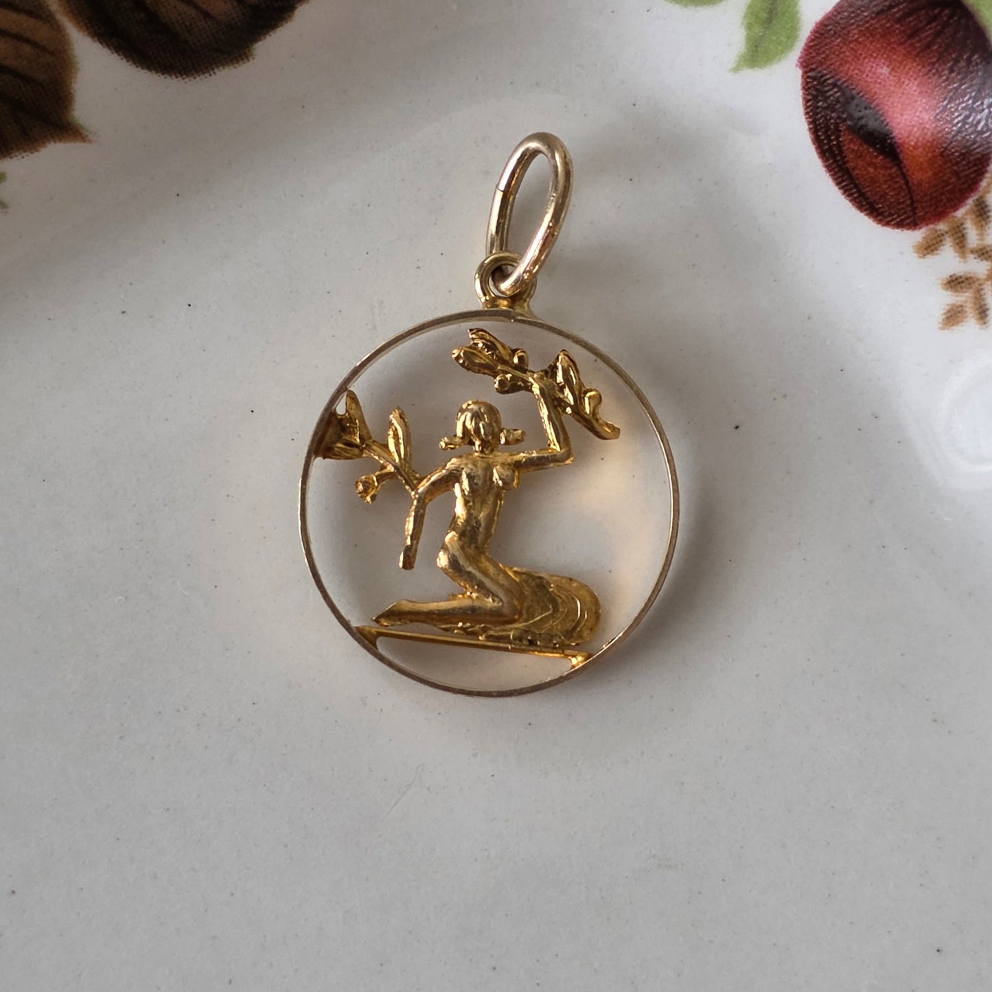 Vintage 14k gouden hanger sterrenbeeld maagd