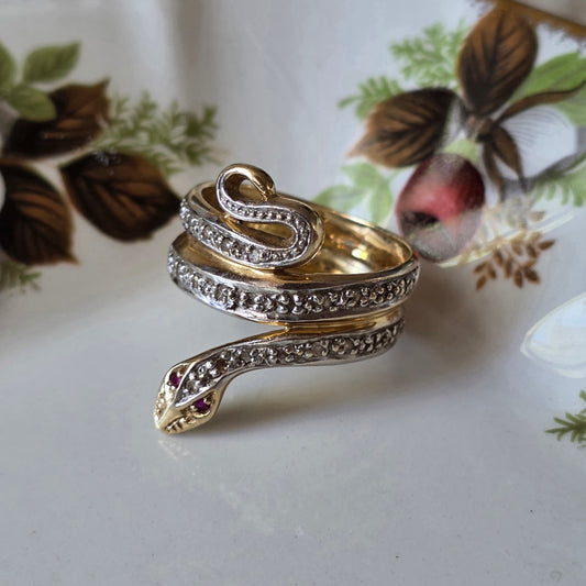 Vintage 14k gouden bicolor ring met diamanten en robijn slang