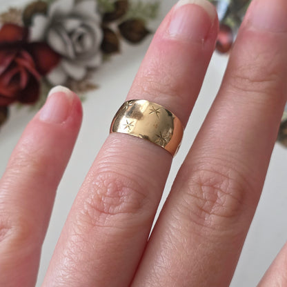Vintage 18k gold pinky ring with stars