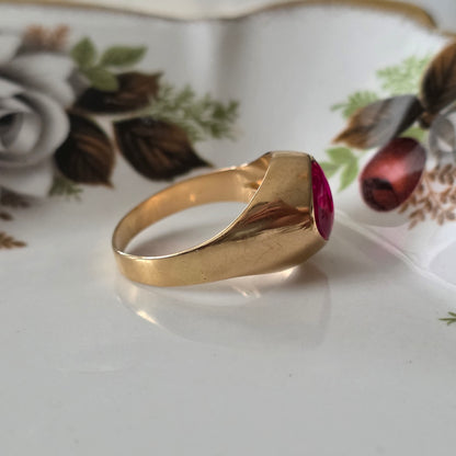 Vintage 18k gouden zegelring met robijn