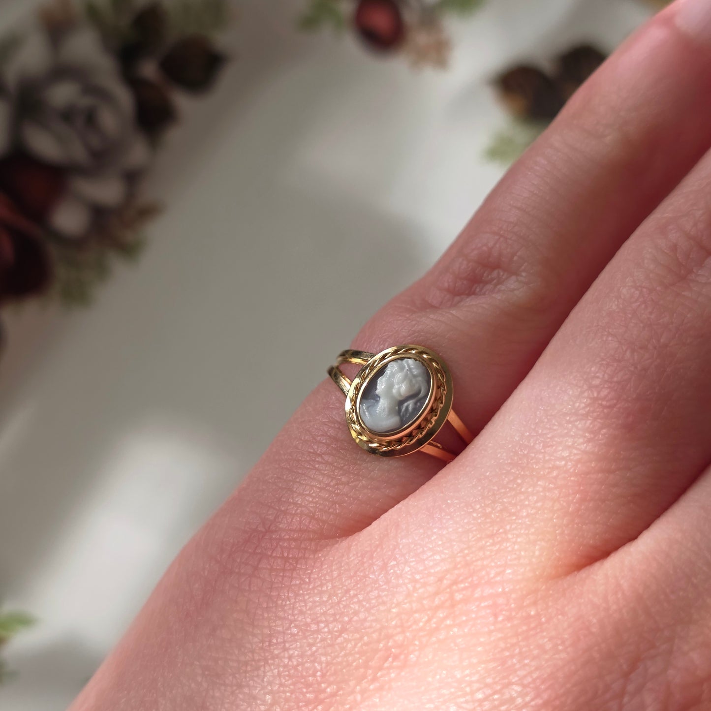 Vintage 18k ring met blauwe camee