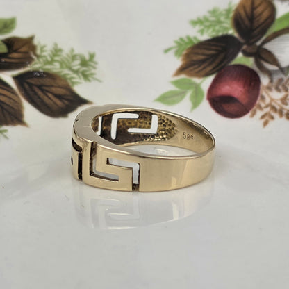 Vintage 14k gold meander ring