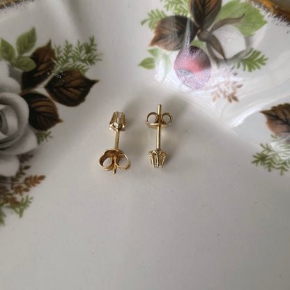 Vintage 14k gouden oorstekers diamant 0,08ct