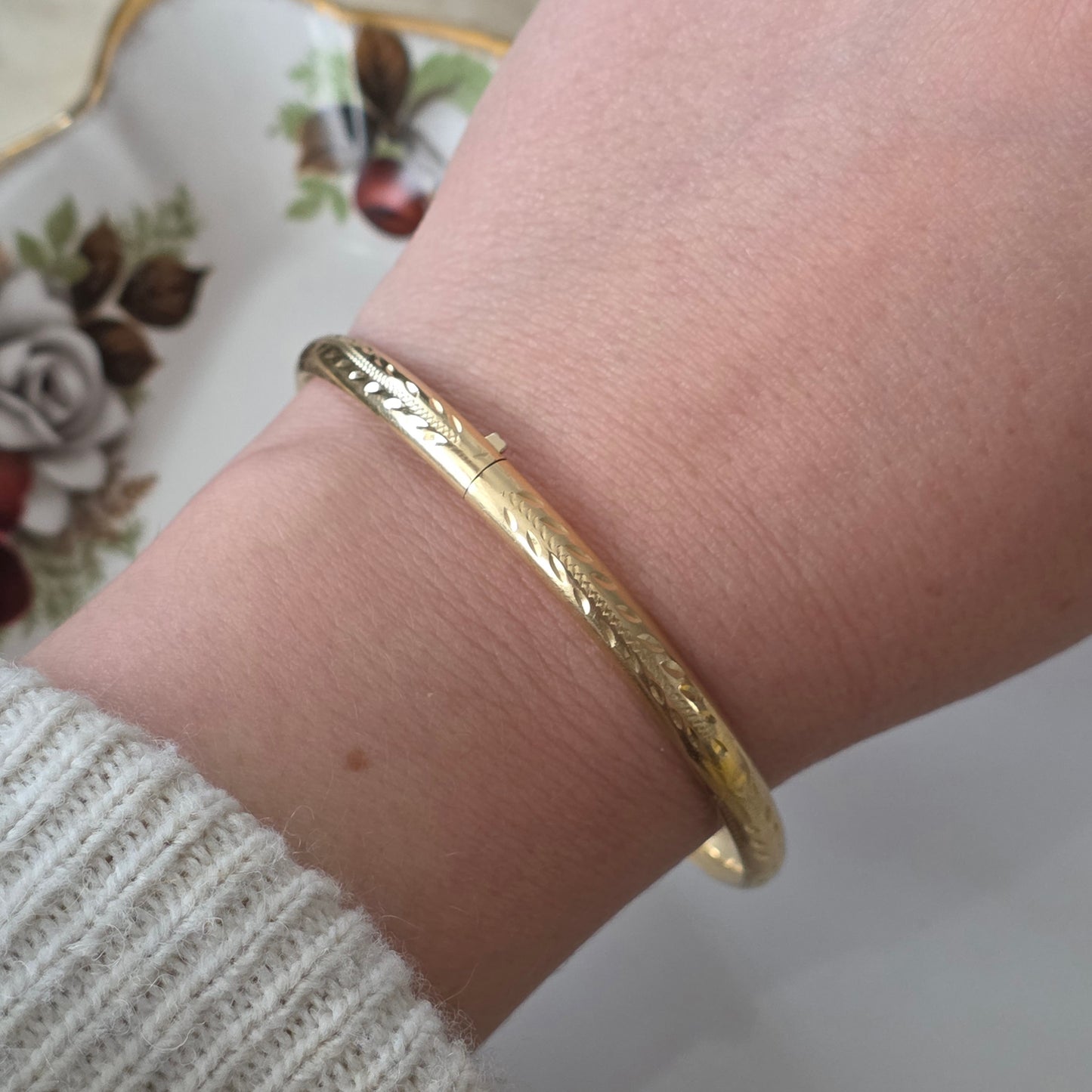 Vintage 18k gouden bangle armband met gravures