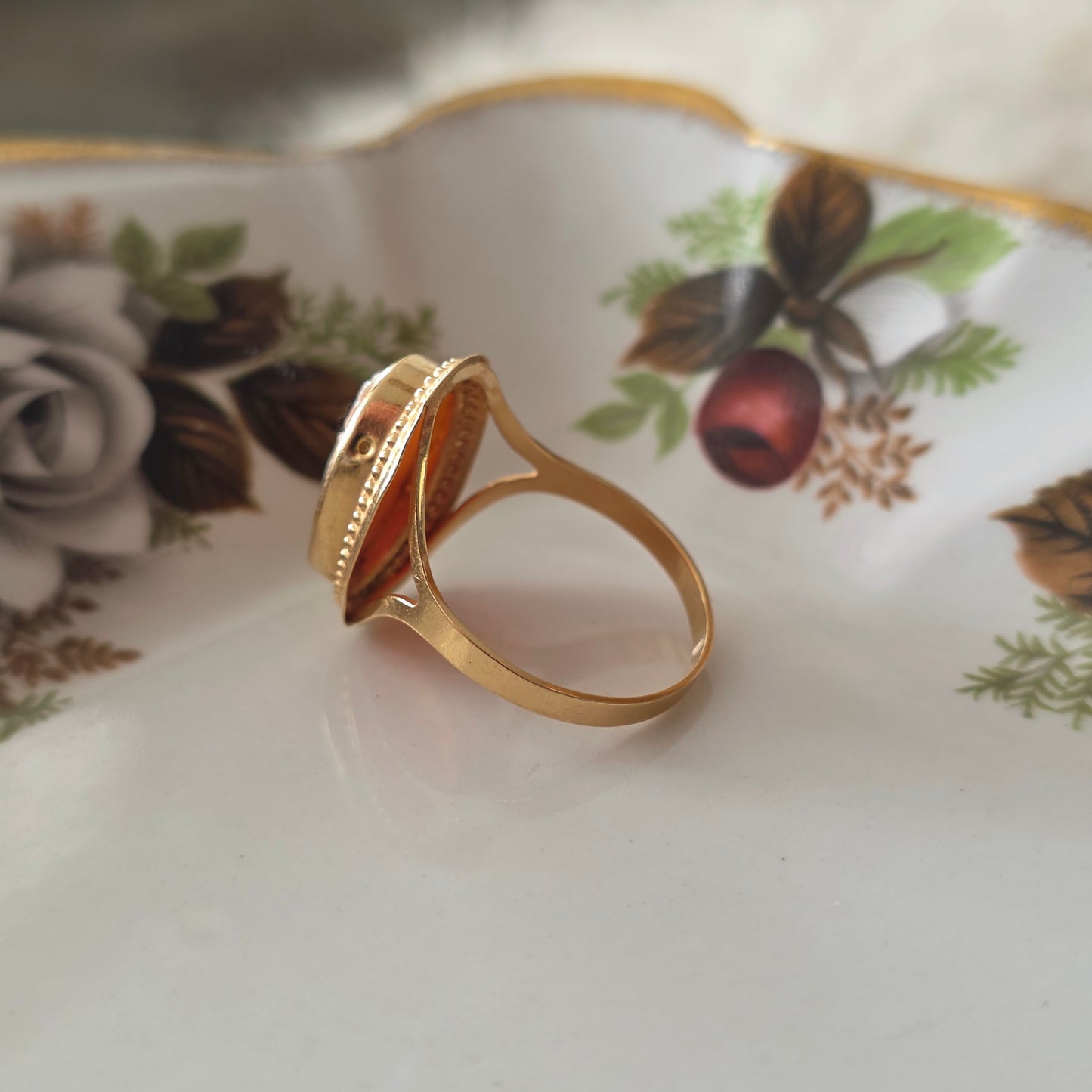 Vintage 18k ring met camee