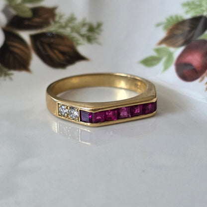 Vintage 18k gouden ring met robijn en diamant