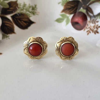 Vintage 14k gouden oorstekers bloedkoraal bloem