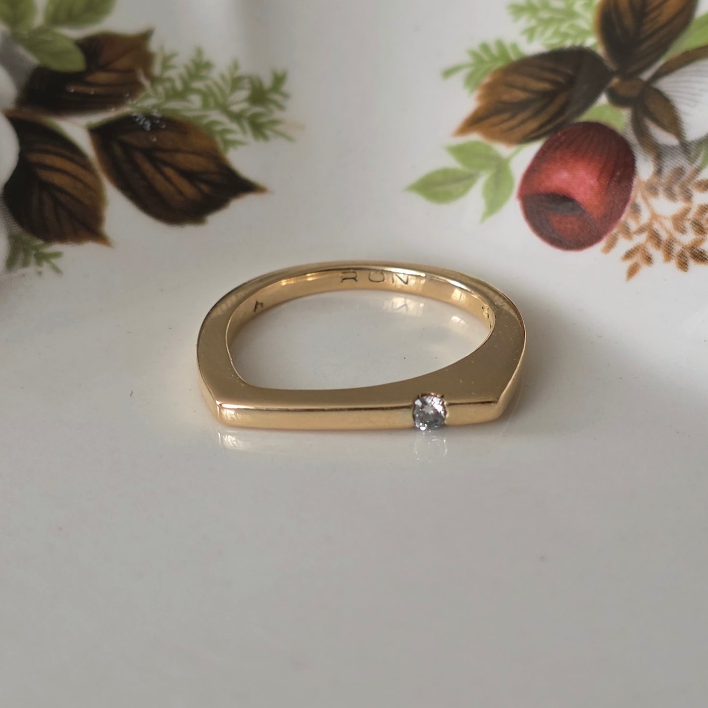 Vintage 14k gouden ring met diamant druppel 0.04ct