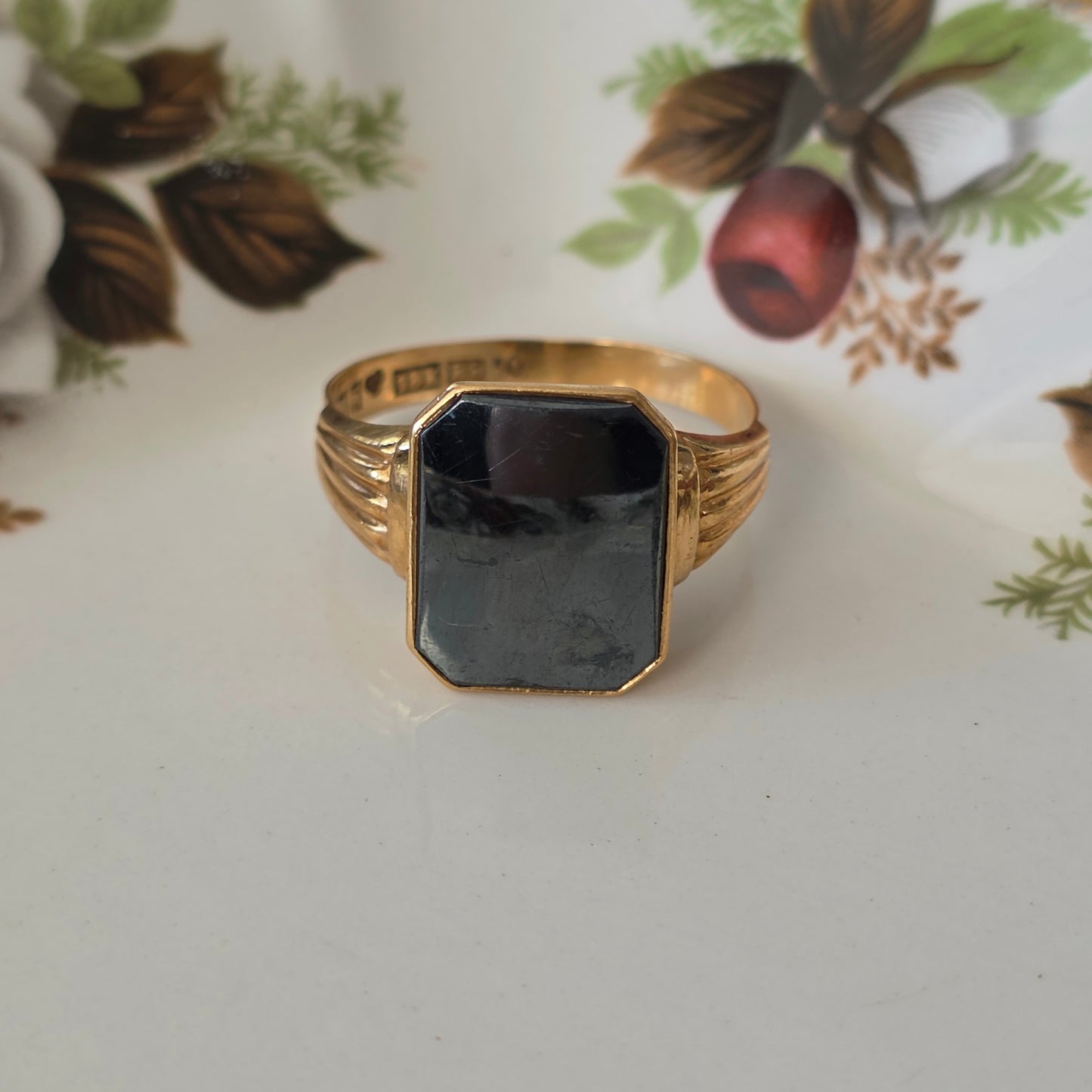 Vintage 18k gouden zegelring met hematiet