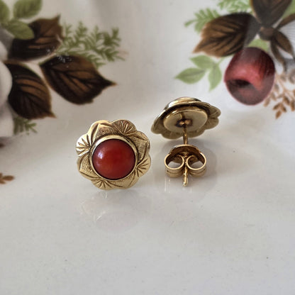 Vintage 14k gouden oorstekers bloedkoraal bloem