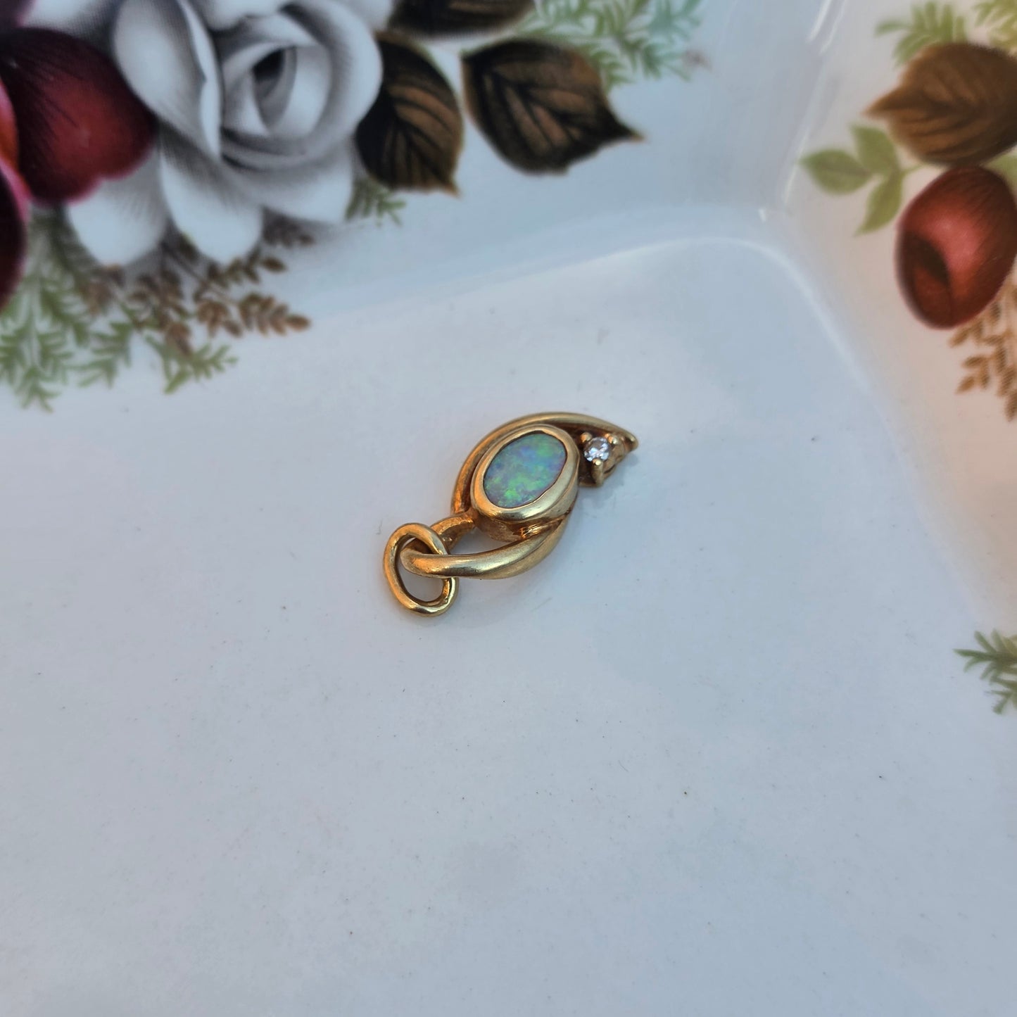 Vintage 18k gouden hanger opaal en diamant