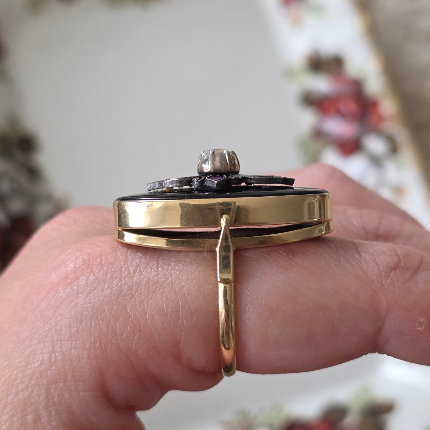 Antieke 14k gouden ring met onyx, robijnen en roosdiamant