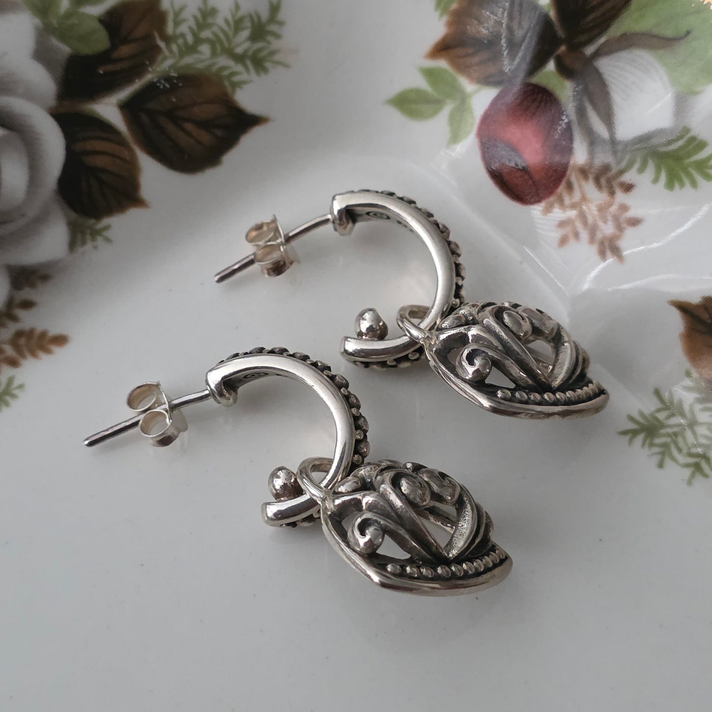 Barse Zilver Oorstekers Scroll Klok Hoop