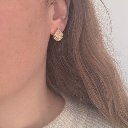 Vintage 14k gold diamond stud earrings pear