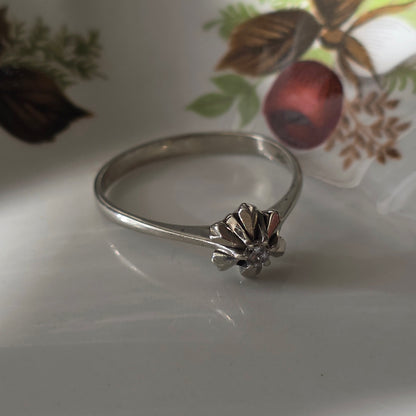 Vintage 14k witgouden ring ster met diamant 0.05ct