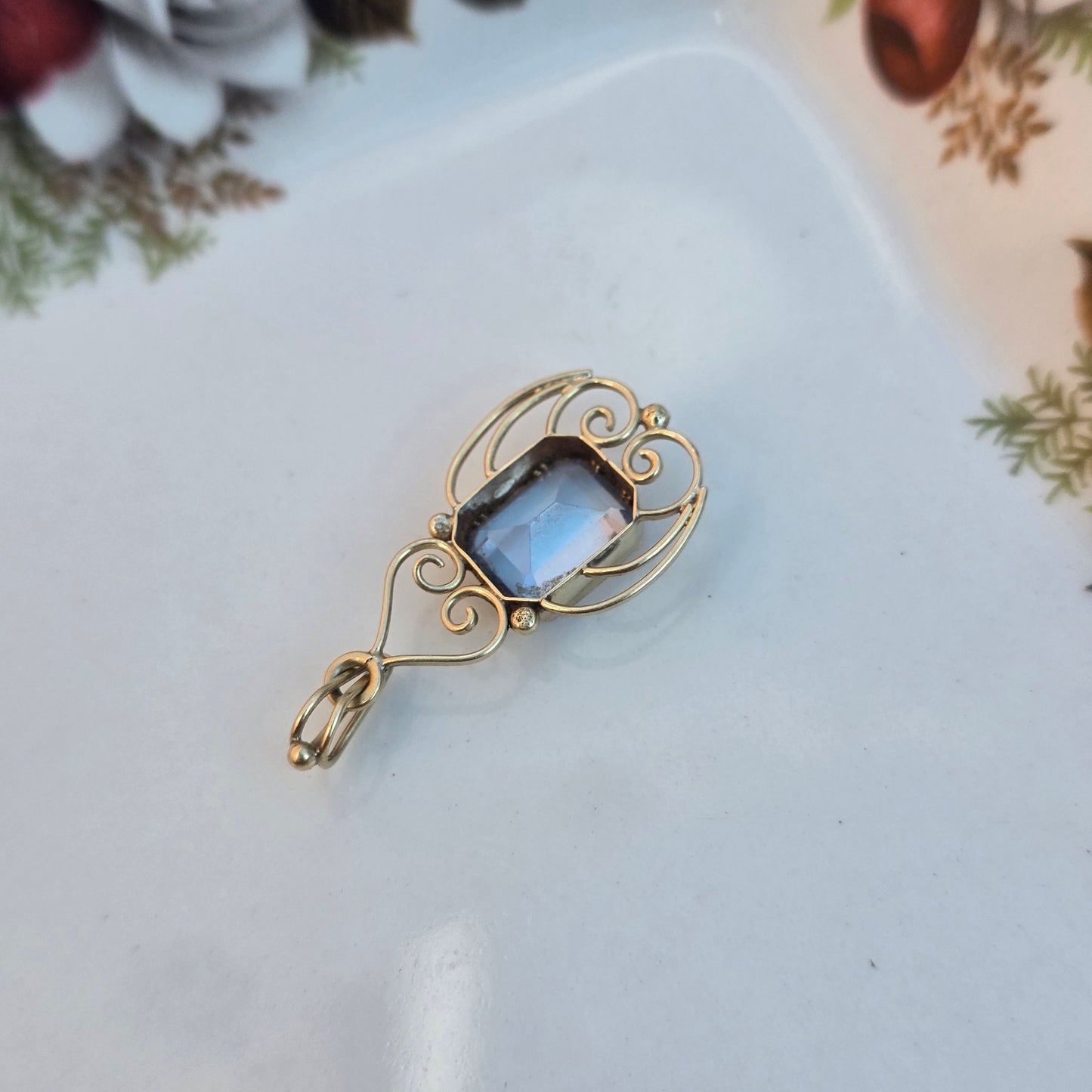 Vintage 14k gouden hanger topaas krul