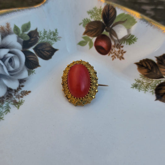 Antieke 14k broche klederdracht bloedkoraal