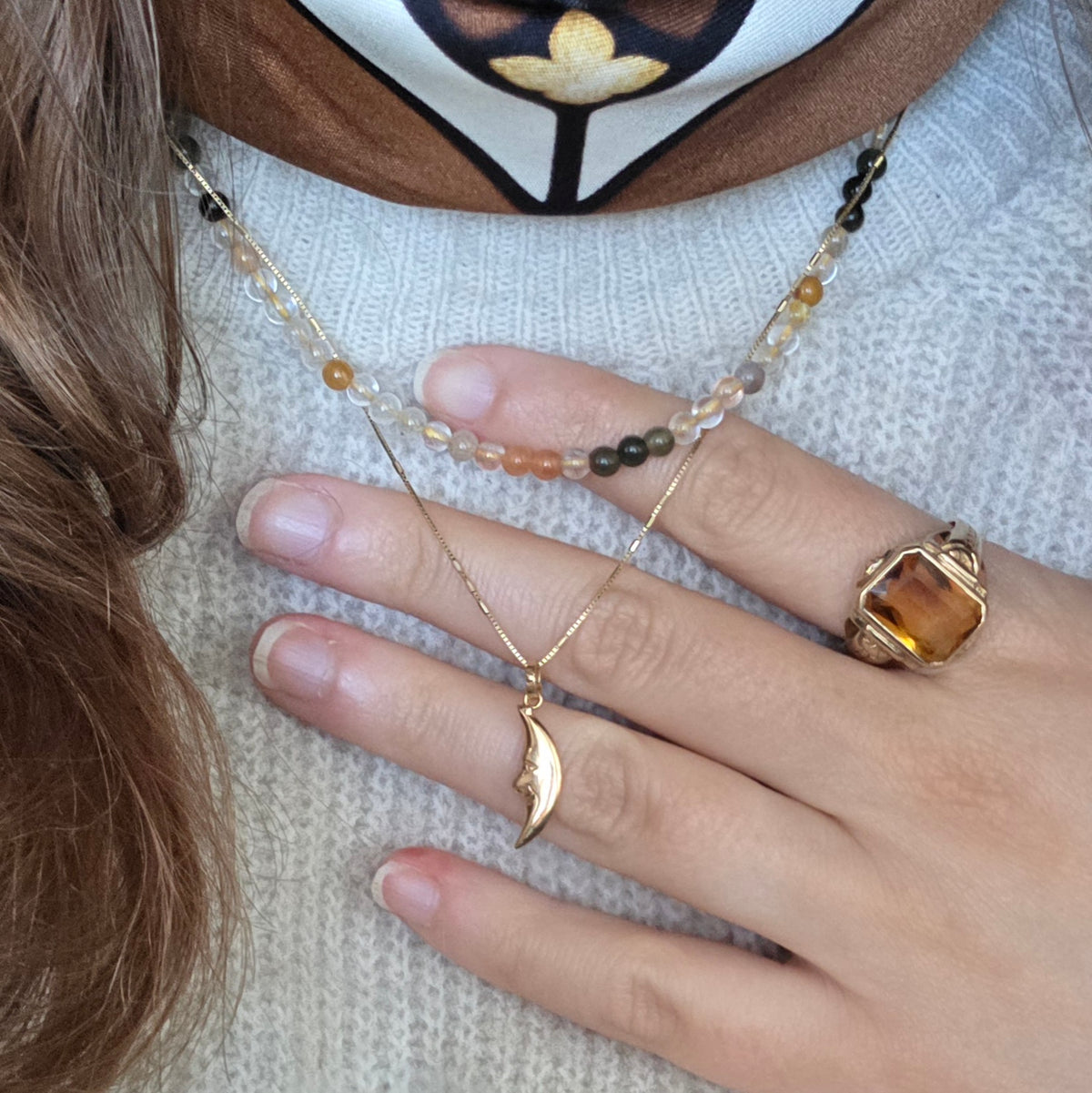 Vintage 18k gold moon pendant
