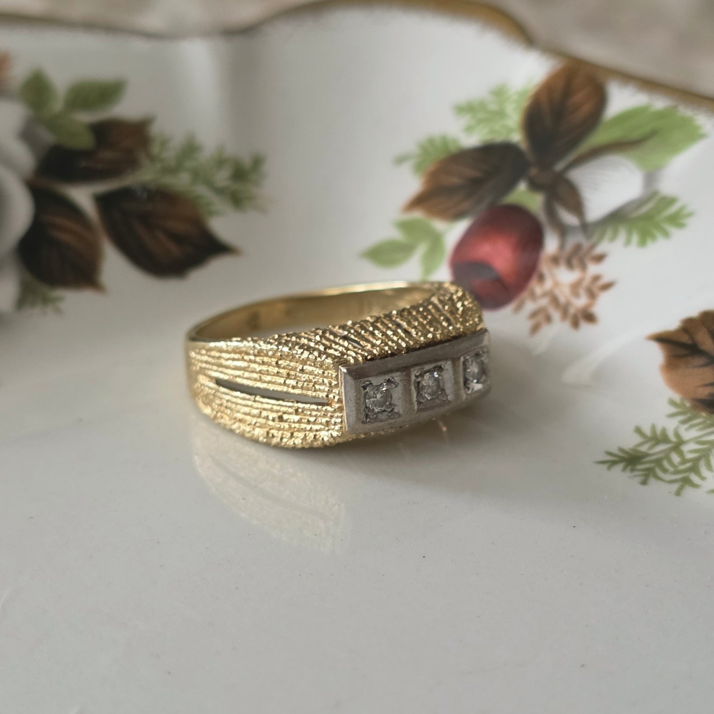 Vintage 14k gouden zegelring met diamant