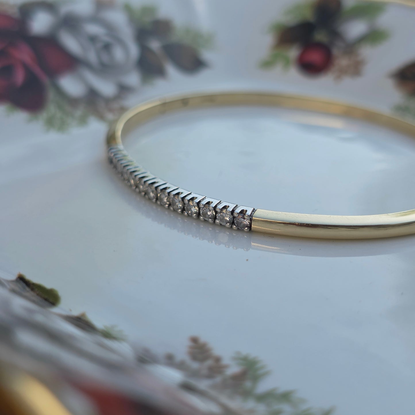 Vintage 14k gouden bangle armband met 13 diamanten
