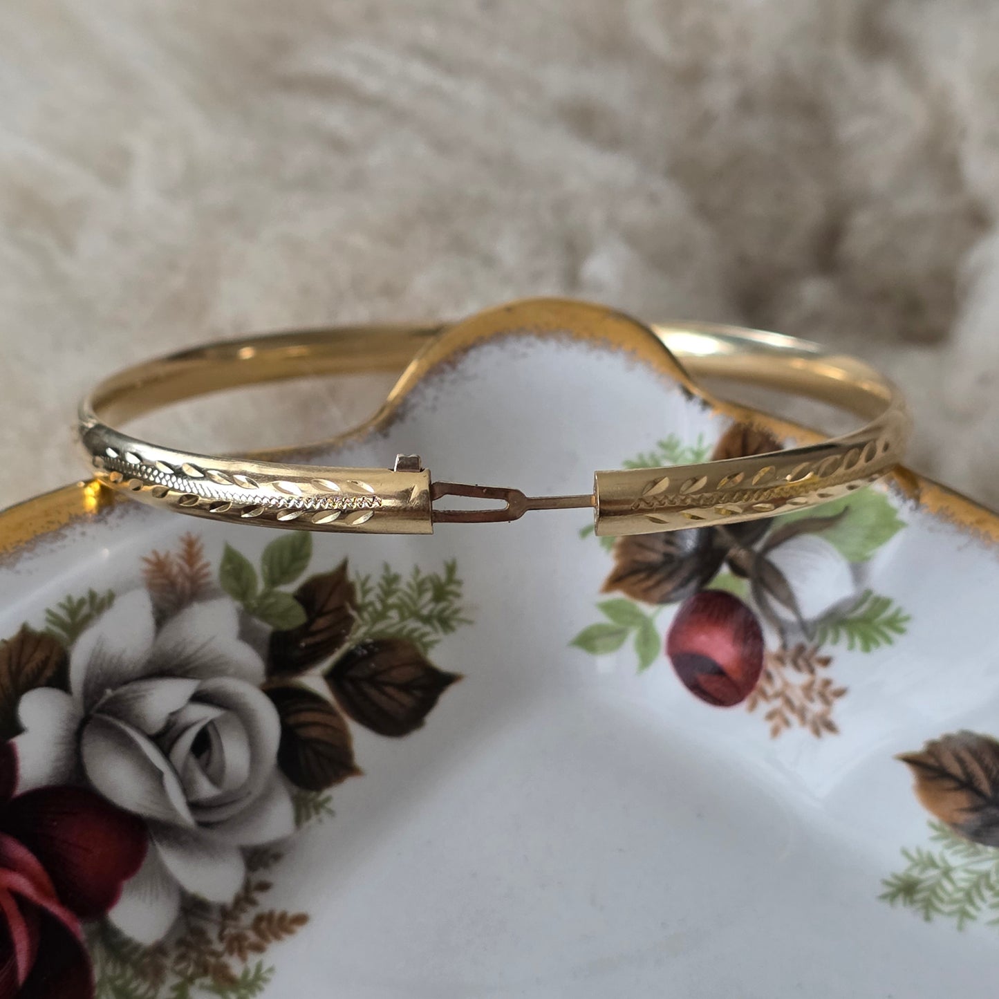 Vintage 18k gouden bangle armband met gravures