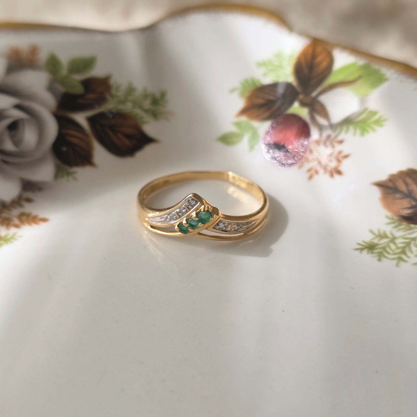 Vintage 18k ring met diamant en smaragd